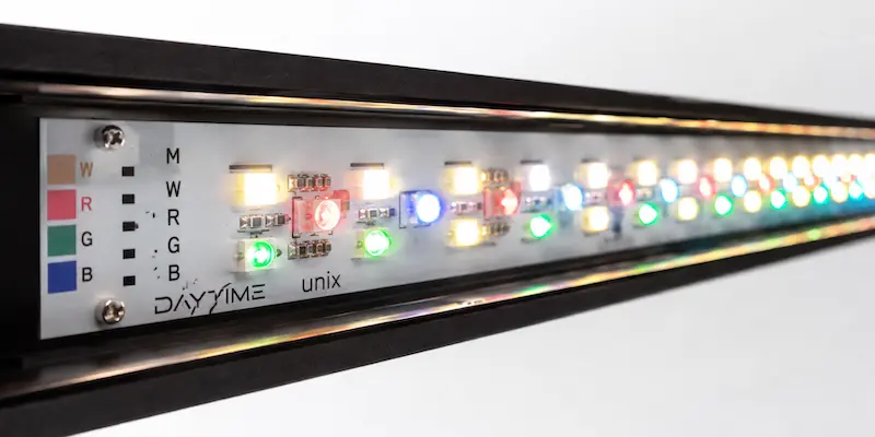 Daytime unix WRGB : le nouvel éclairage LED pour aquarium arrive en 2026
